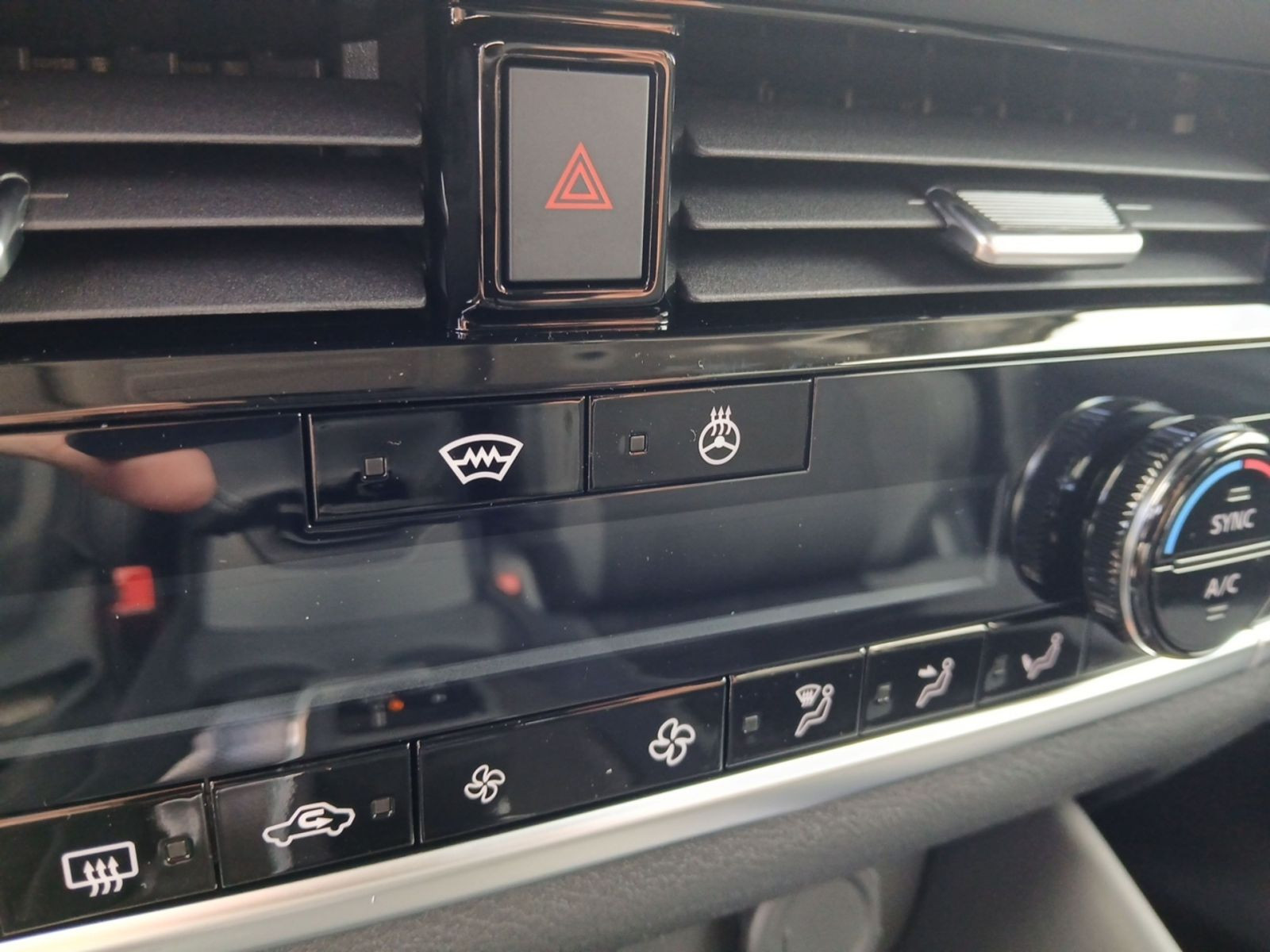 Nissan QASHQAI 1.3 DIG-T MHEV N-Connecta LED*360°*Navi