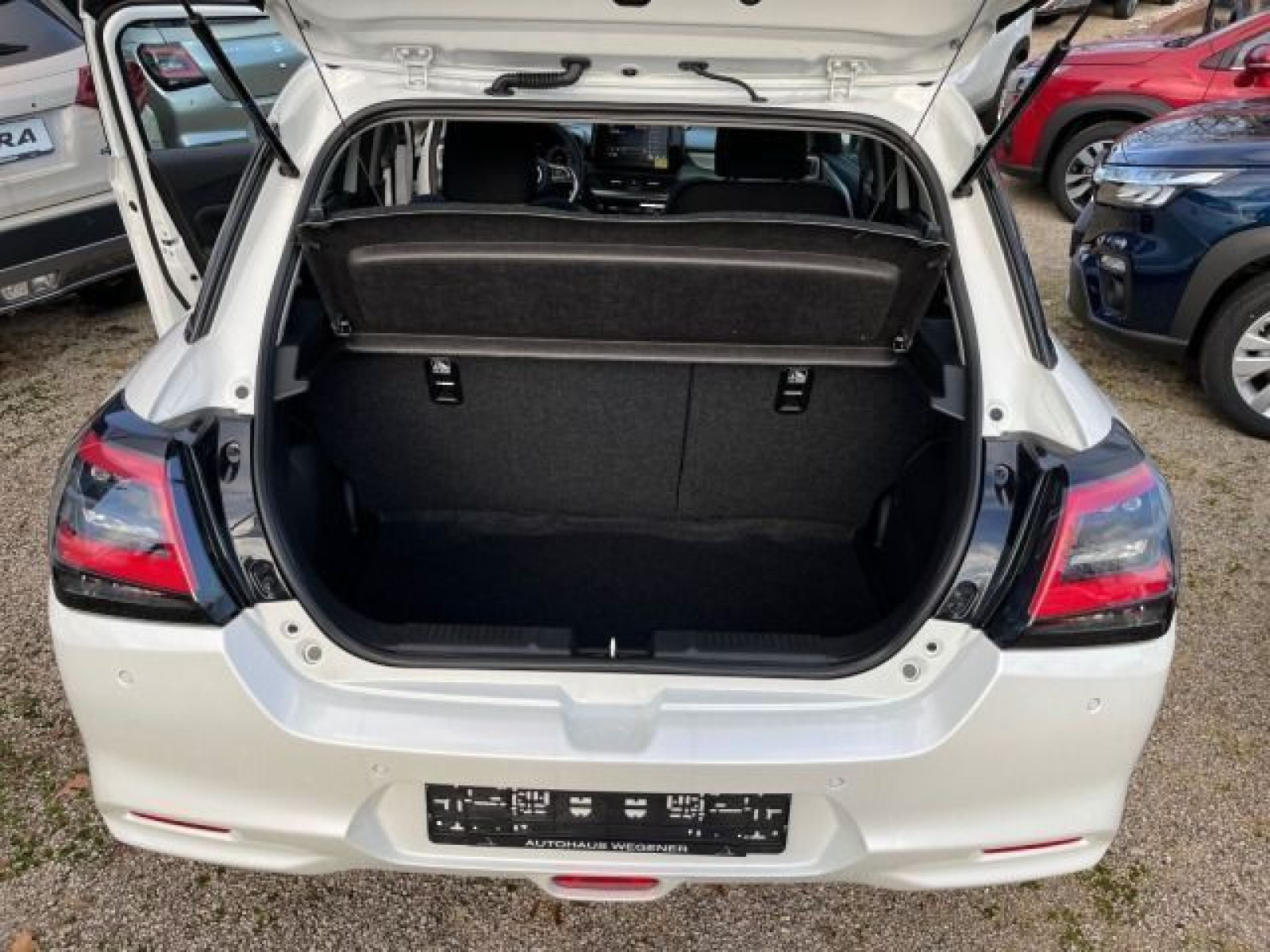 Suzuki SWIFT COMFORT+ HYBRID 61kW)