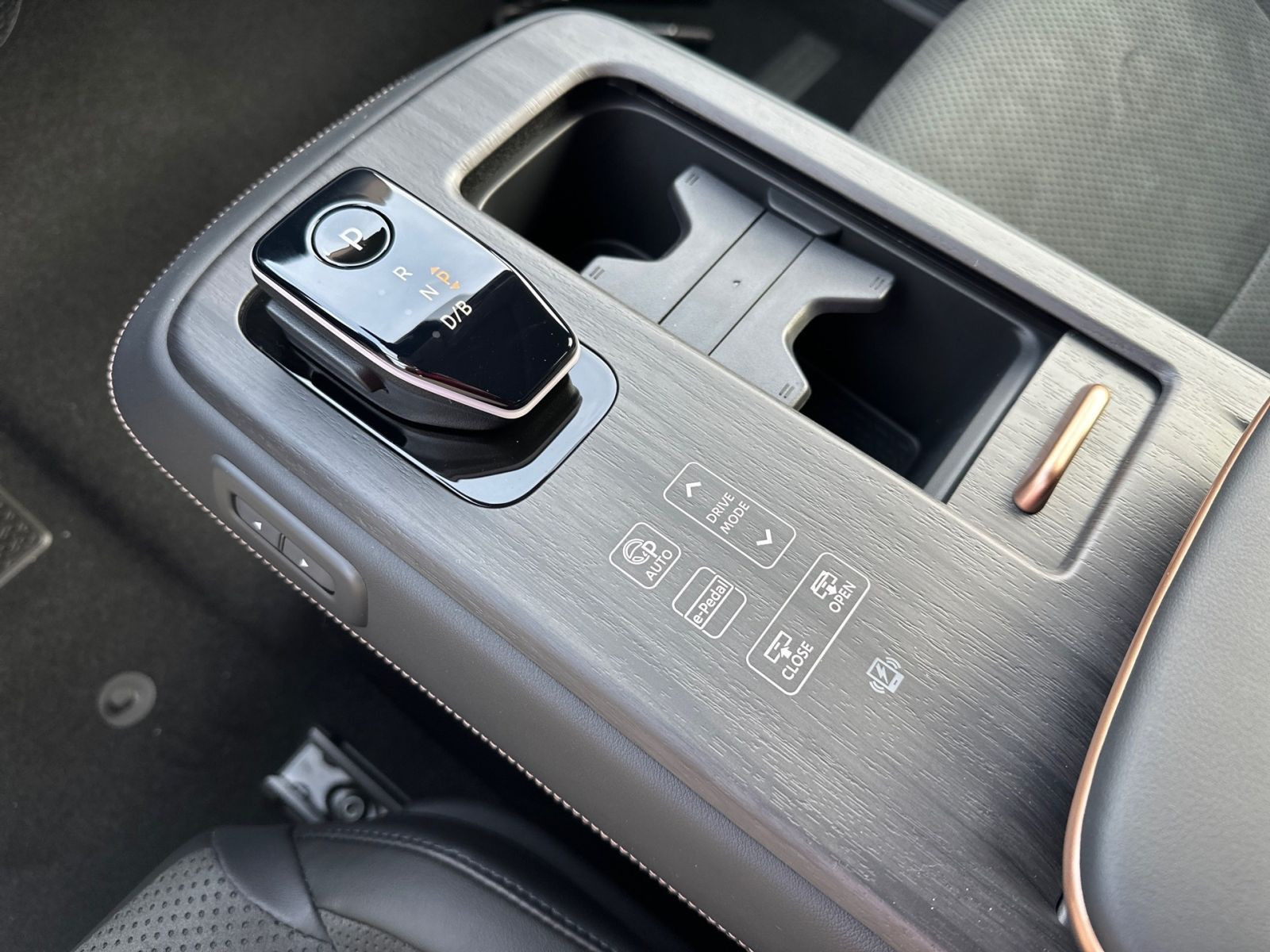 Nissan ARIYA 87 kWh EVOLVE PACK+BOSE*PANO*LED*HUD*ACC