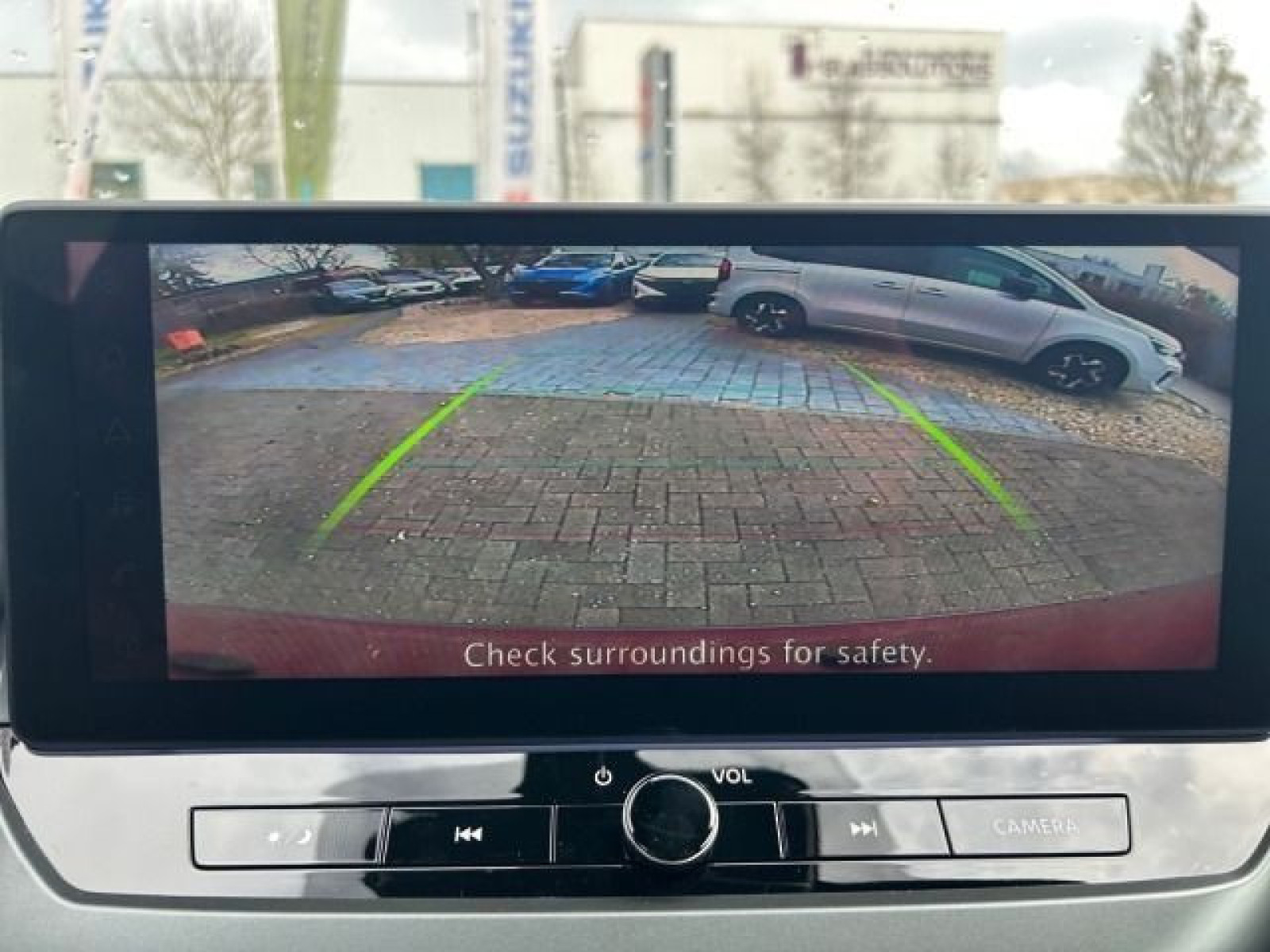 Nissan JUKE N-Connecta 1.6 Hyb. AT - SHZ PDC CarPlay