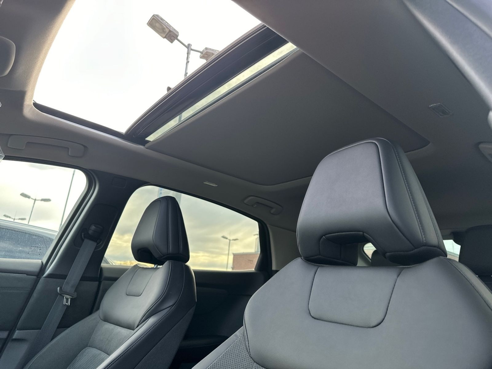 Nissan ARIYA 87 kWh EVOLVE PACK+BOSE*PANO*LED*HUD*ACC