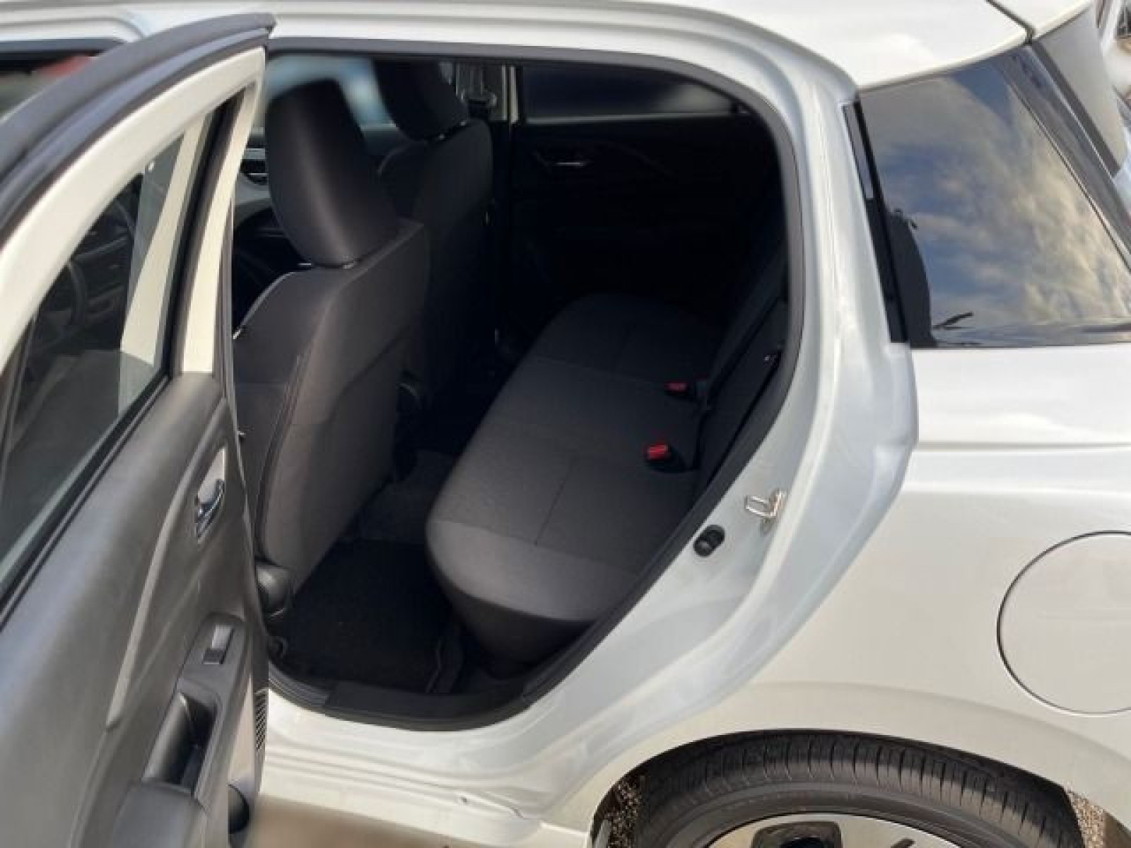 Suzuki SWIFT COMFORT+ HYBRID 61kW)