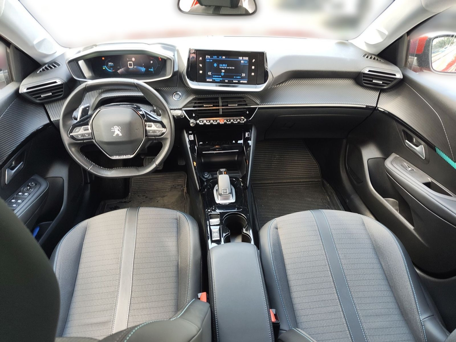 Peugeot 208 1.2 AllurePack PureTech100 Automatik*LED*CAM