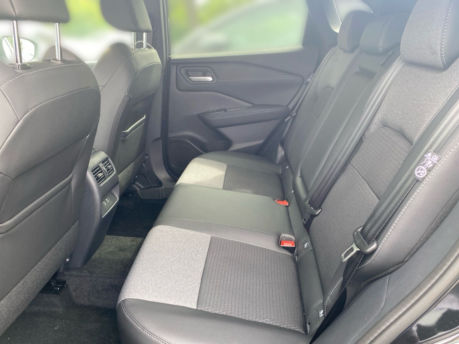 Nissan QASHQAI 1.3 DIG-T MHEV MT SHZ HUD 360° KAM