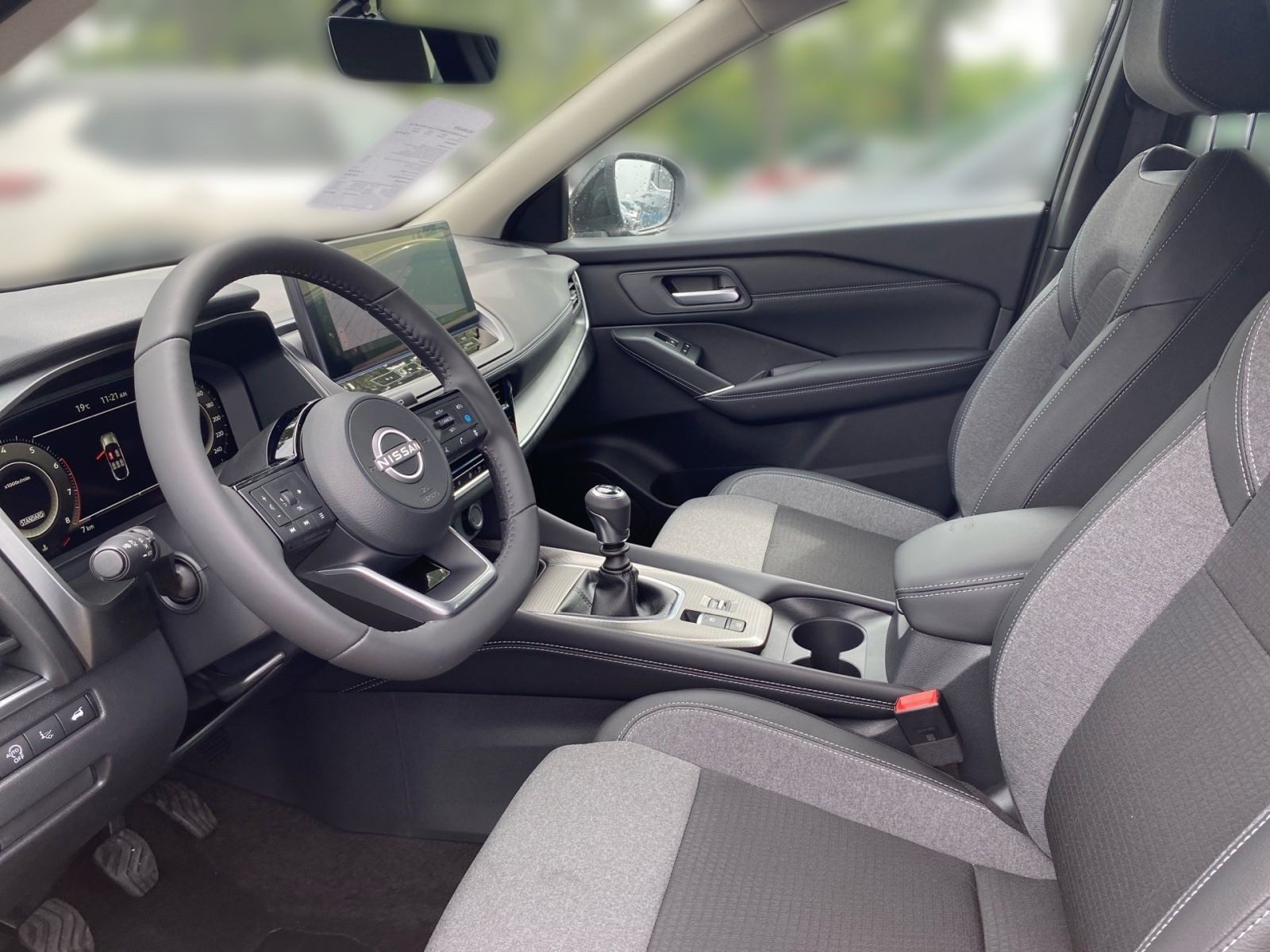 Nissan QASHQAI 1.3 DIG-T MHEV MT SHZ HUD 360° KAM