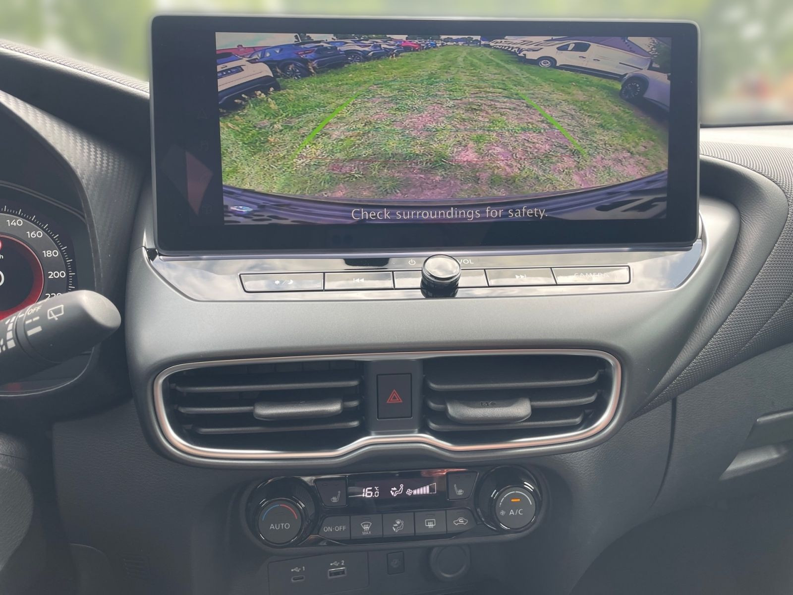 Nissan JUKE N-CONNECTA 1.0 DIG-T 6MT SHZ LHZ PDC hi+vo