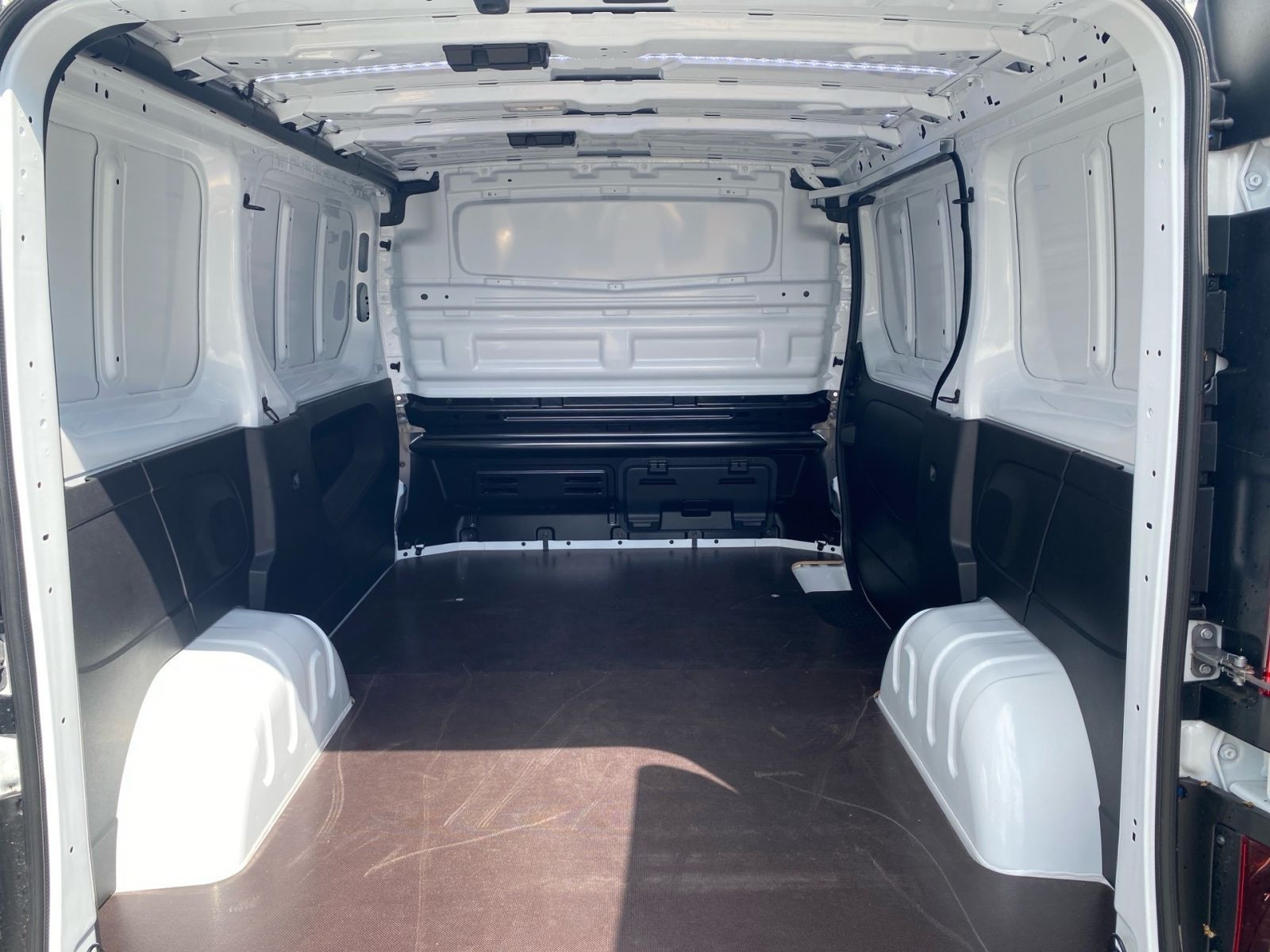 Nissan Primastar Kasten L1H1 3,0t dci130 MT N-CONNECTA 1ST LRB NAVI